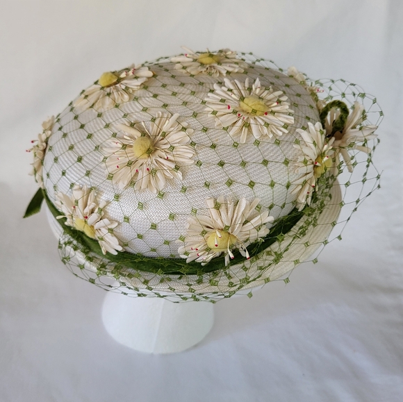 Vintage Christine Original Daisy Flower Woven Hat with Brim Veil MCM - Picture 3 of 8